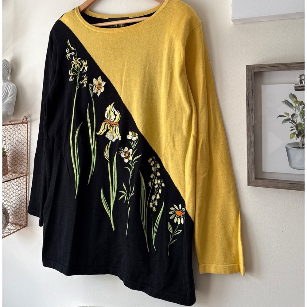 Bob Mackie Wearable Art Black Yellow Floral Embroidered Colorblock Top Large - Picture 6 of 11